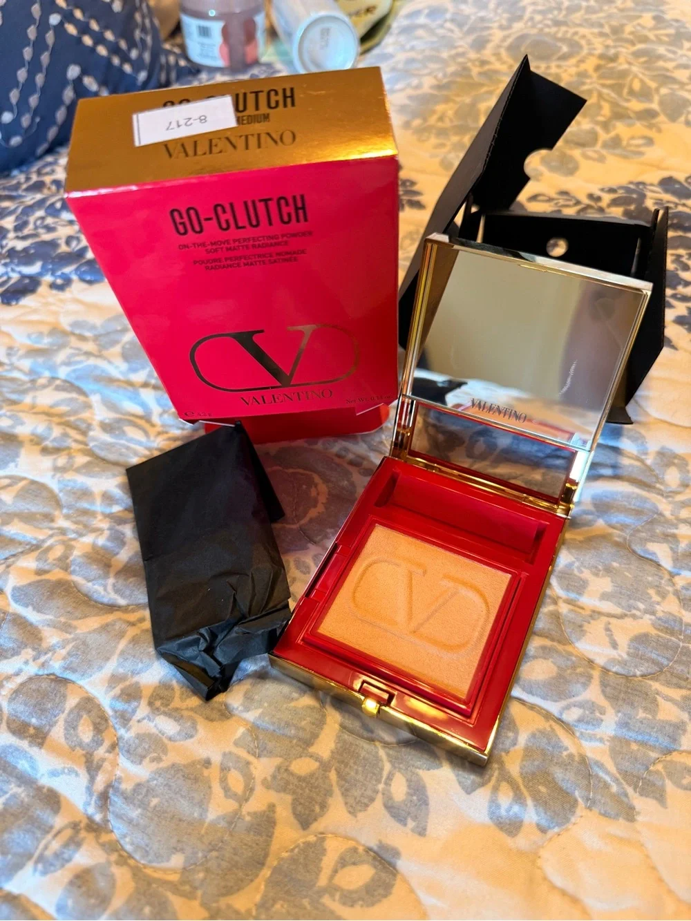 Valentino Red and Gold Go-Clutch Refillable Compact Finishing Powder